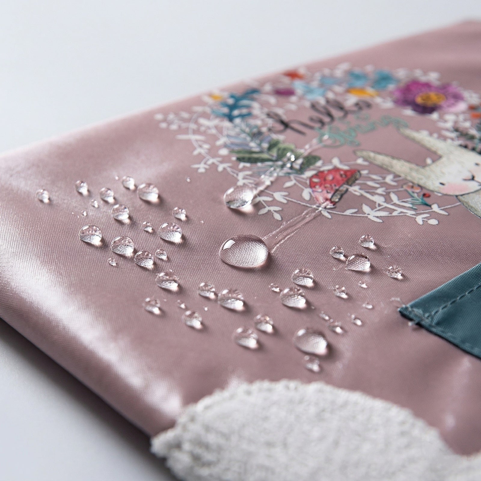 Cute Bear Kitchen Apron — 100% Waterproof, Washable & Way Too Fun to Stay Out of the Kitchen